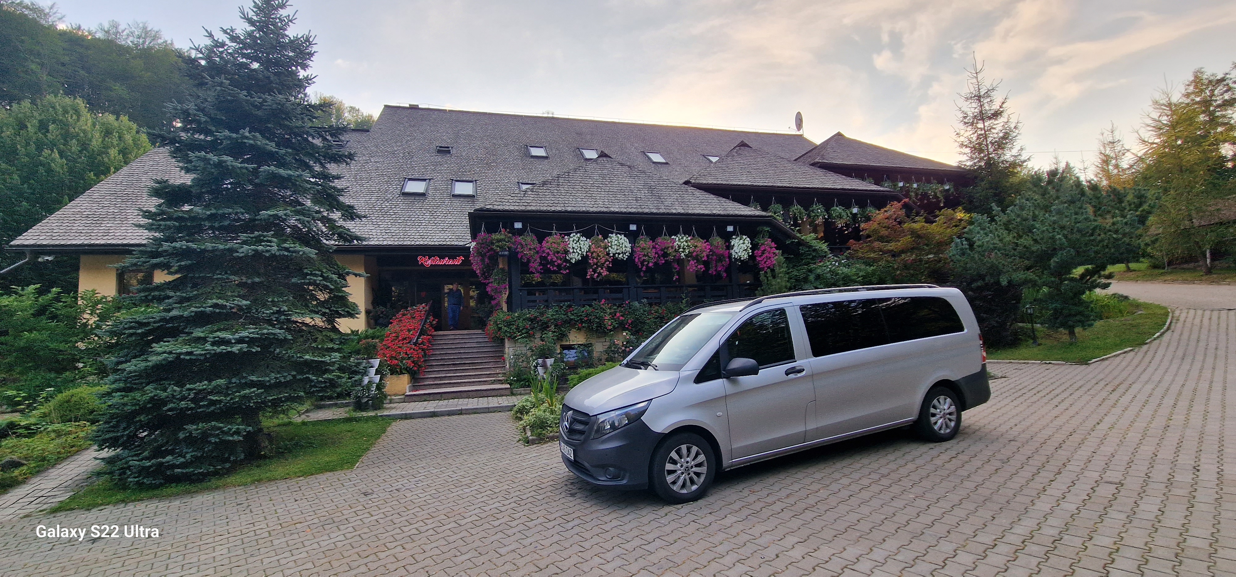 Minibus Tour & Travel